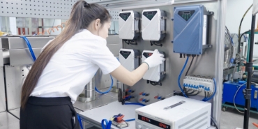 图片包含 室内, 人, 女人, 厨房<br><br>AI 生成的内容可能不正确。